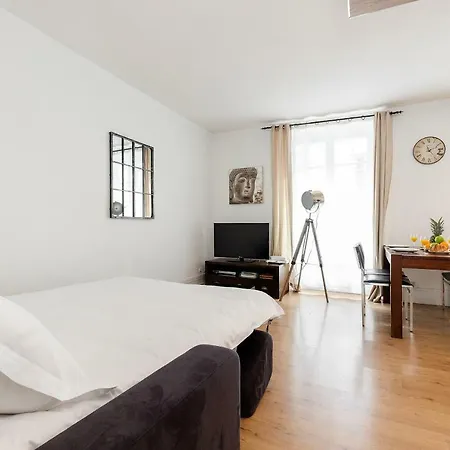 Rue Cler - Eiffel Tower Area Private Apartment- 30 Nuits Min Appartamento