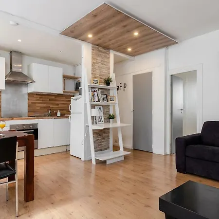 Rue Cler - Eiffel Tower Area Private Apartment- 30 Nuits Min * Parigi