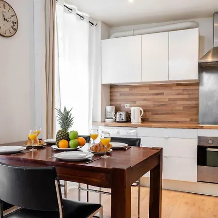 Rue Cler - Eiffel Tower Area Private Apartment- 30 Nuits Min *
