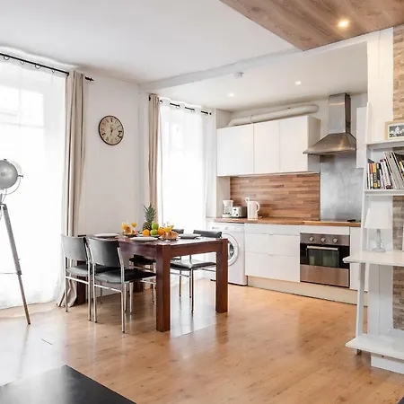 Appartamento Rue Cler - Eiffel Tower Area Private Apartment- 30 Nuits Min *